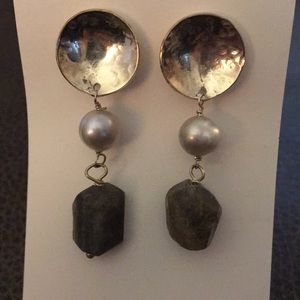 Fresh water park, hammered silver and gray stone Pierced earrings